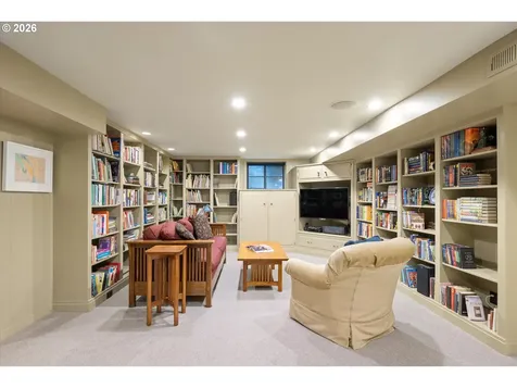 5050 SW Hilltop Lane Portland OR 97221