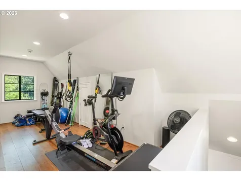 5050 SW Hilltop Lane Portland OR 97221