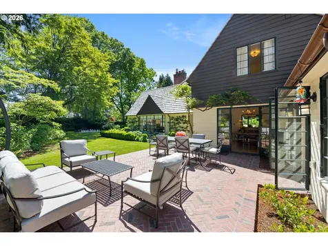 5050 SW Hilltop Lane Portland OR 97221