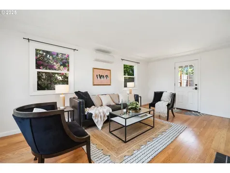 6832 NE Wygant Street Portland OR 97218