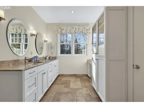 13220 S Iron Mountain Boulevard Portland OR 97219