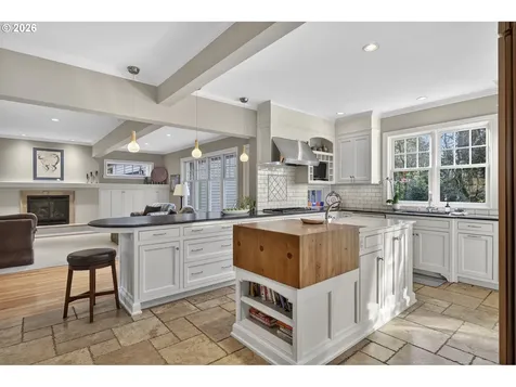 13220 S Iron Mountain Boulevard Portland OR 97219