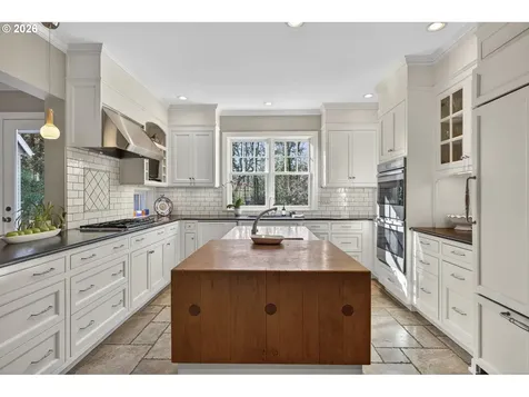 13220 S Iron Mountain Boulevard Portland OR 97219