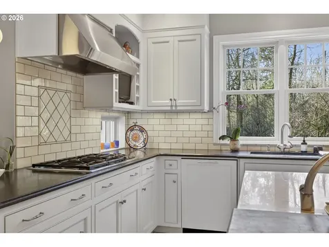 13220 S Iron Mountain Boulevard Portland OR 97219