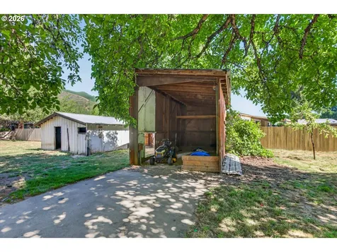 295 W Evans Creek Road Rogue River OR 97537
