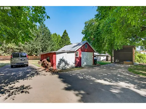 295 W Evans Creek Road Rogue River OR 97537