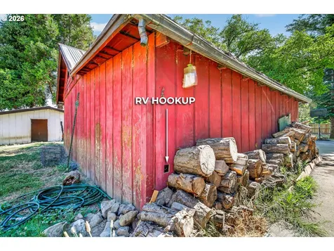 295 W Evans Creek Road Rogue River OR 97537