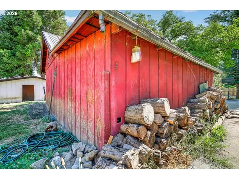 295 W Evans Creek Road Rogue River OR 97537
