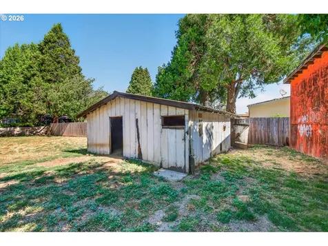 295 W Evans Creek Road Rogue River OR 97537