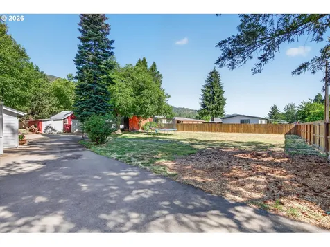 295 W Evans Creek Road Rogue River OR 97537