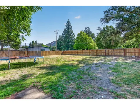 295 W Evans Creek Road Rogue River OR 97537