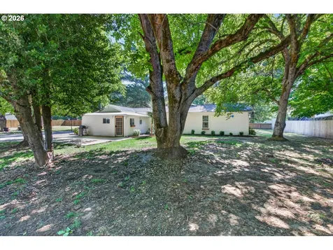 295 W Evans Creek Road Rogue River OR 97537