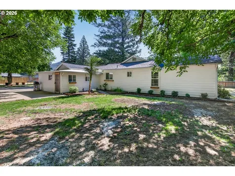 295 W Evans Creek Road Rogue River OR 97537