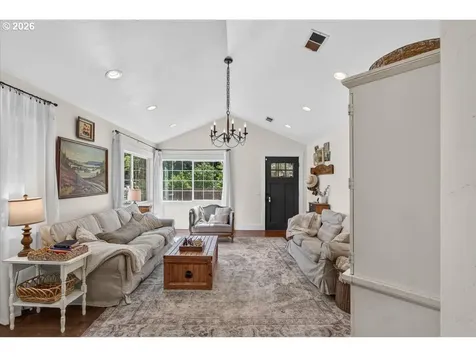 295 W Evans Creek Road Rogue River OR 97537