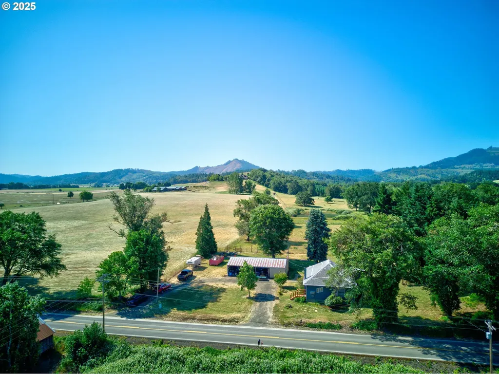 2170 Hubbard Creek Road Umpqua OR 97486