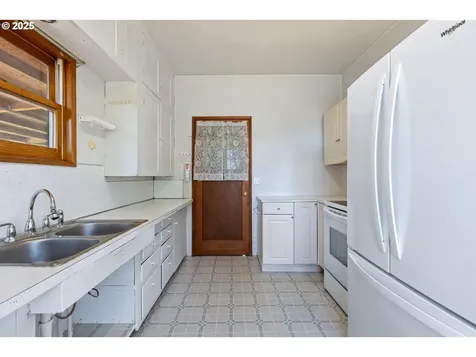 2170 Hubbard Creek Road Umpqua OR 97486