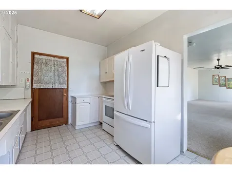 2170 Hubbard Creek Road Umpqua OR 97486