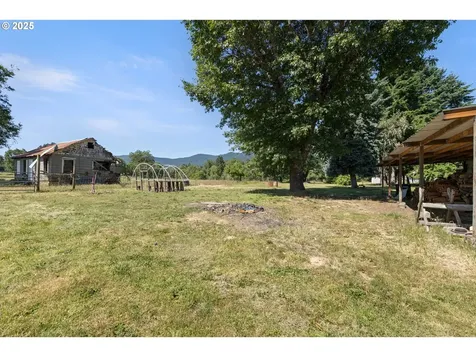 2170 Hubbard Creek Road Umpqua OR 97486