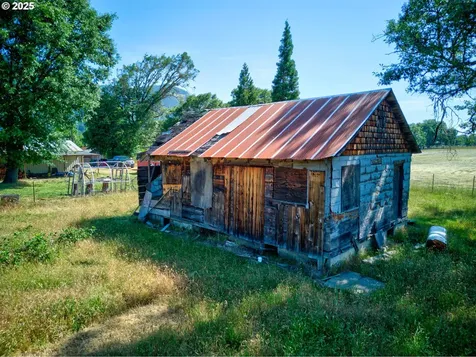 2170 Hubbard Creek Road Umpqua OR 97486