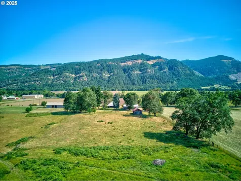 2170 Hubbard Creek Road Umpqua OR 97486