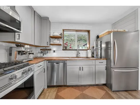 2153 SE Ohio Avenue Roseburg OR 97470