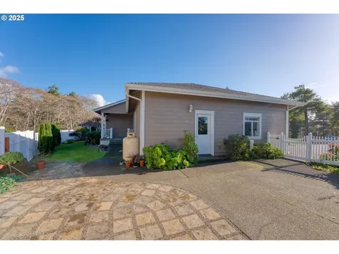 96546 Sunridge Terrace Brookings OR 97415