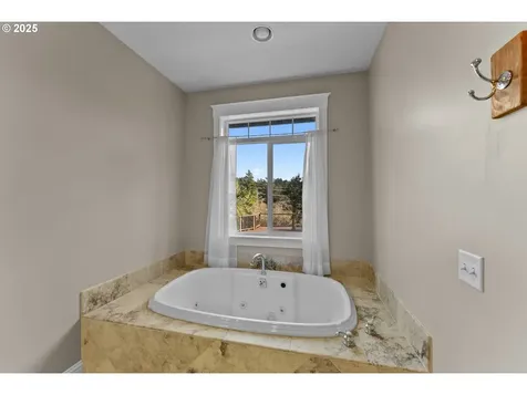 96546 Sunridge Terrace Brookings OR 97415