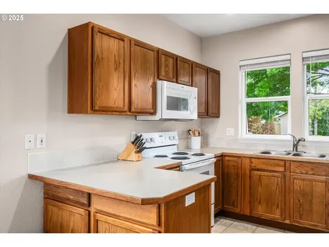 5674 Donohoe Avenue Eugene OR 97402