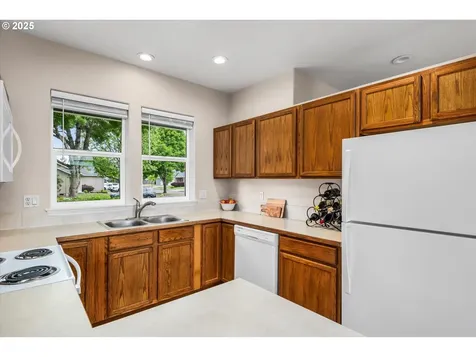 5674 Donohoe Avenue Eugene OR 97402