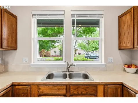 5674 Donohoe Avenue Eugene OR 97402