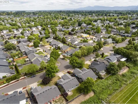 5674 Donohoe Avenue Eugene OR 97402