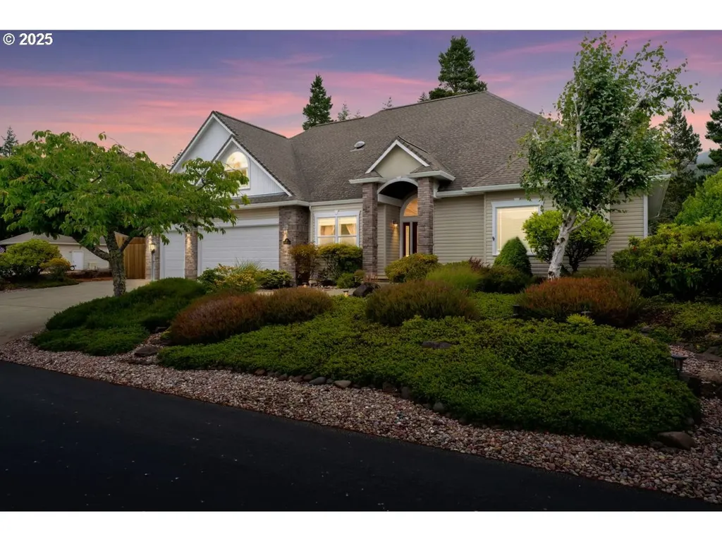 40 Ocean Dunes Drive Florence OR 97439