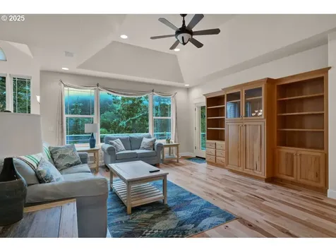 40 Ocean Dunes Drive Florence OR 97439