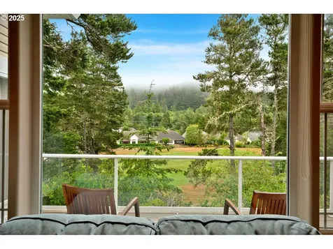 40 Ocean Dunes Drive Florence OR 97439