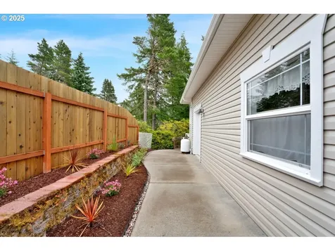 40 Ocean Dunes Drive Florence OR 97439