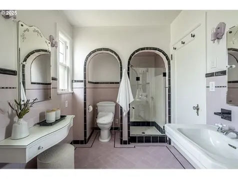 2211 SE Harrison Street Portland OR 97214