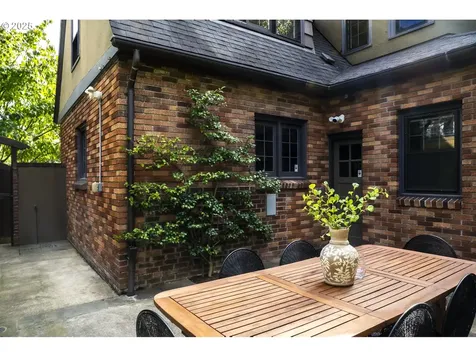 2211 SE Harrison Street Portland OR 97214