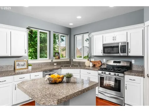 14179 SW Walnut Lane Portland OR 97223