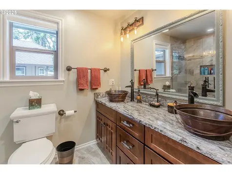 89120 Umanski Lane Veneta OR 97487