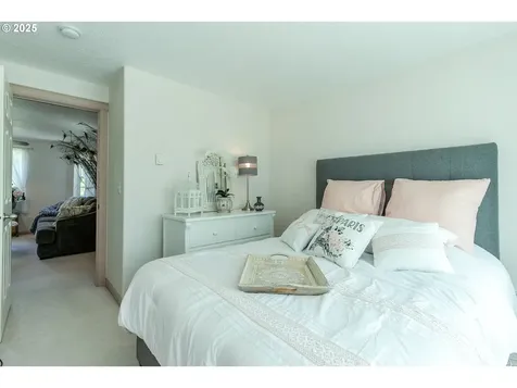 89120 Umanski Lane Veneta OR 97487