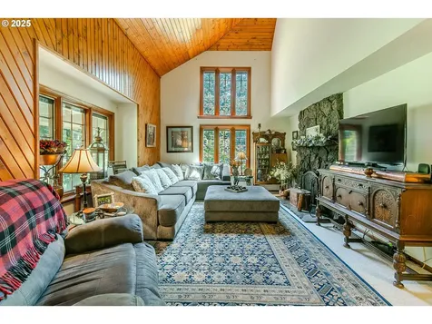 89120 Umanski Lane Veneta OR 97487