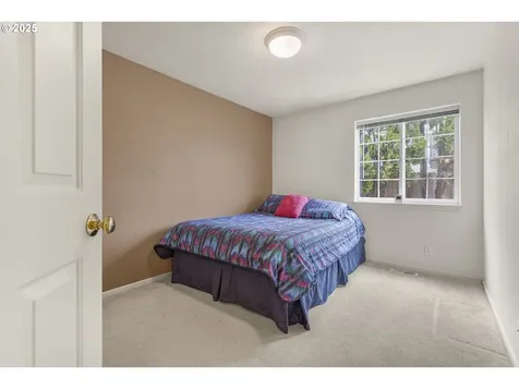 2335 Sony Loop Eugene OR 97404