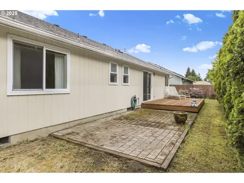 2335 Sony Loop Eugene OR 97404