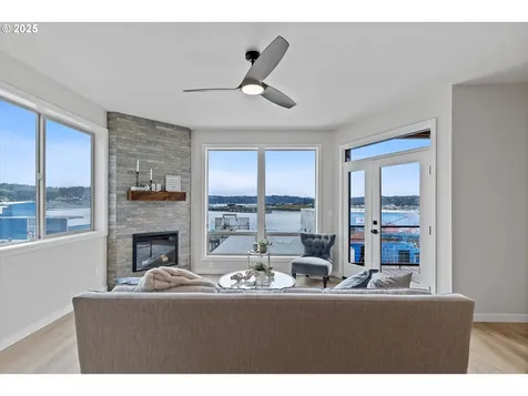 811 SW 13th Street Newport OR 97365