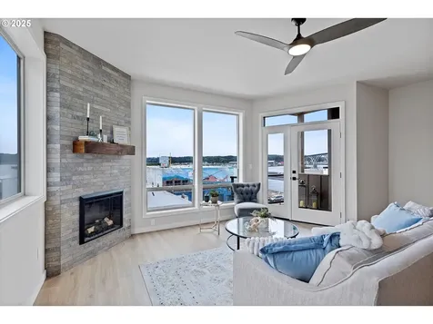 811 SW 13th Street Newport OR 97365