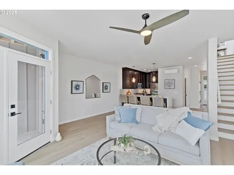 811 SW 13th Street Newport OR 97365