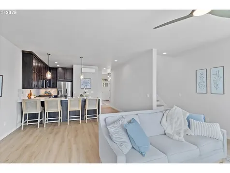 811 SW 13th Street Newport OR 97365