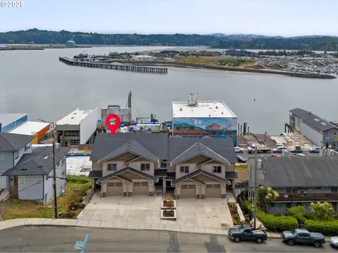 811 SW 13th Street Newport OR 97365