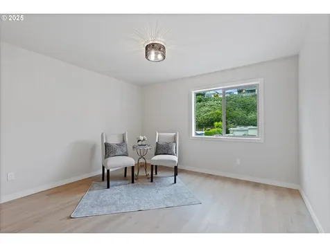 811 SW 13th Street Newport OR 97365