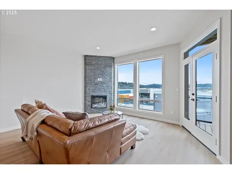 811 SW 13th Street Newport OR 97365